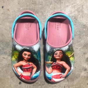Moana crocs girls size 2